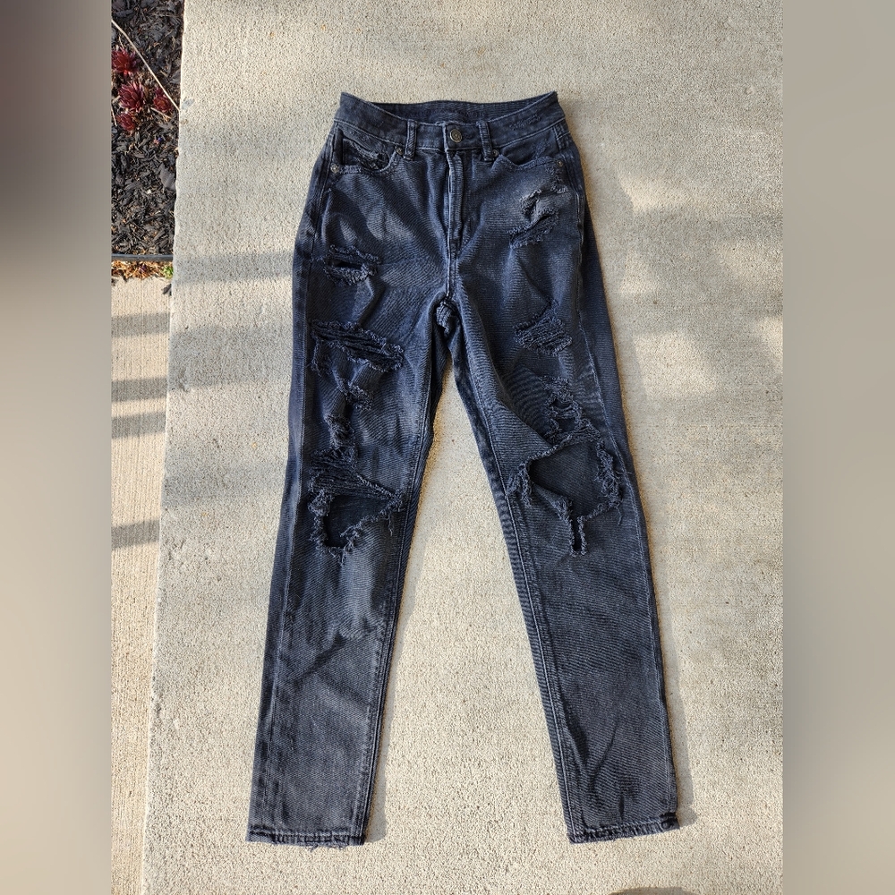 American Eagle high rise ripped jeans size 00